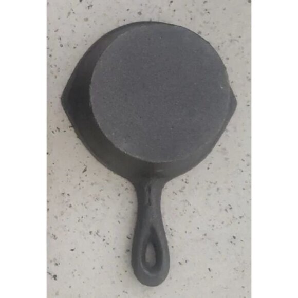 Vintage Black Cast Iron Mini Skillet With Handle - SET of 6 pieces - Great Gift - Picture 2 of 3